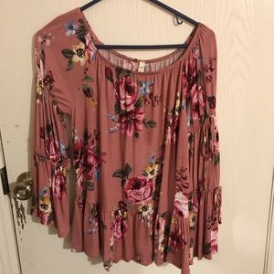 NWT S boutique top